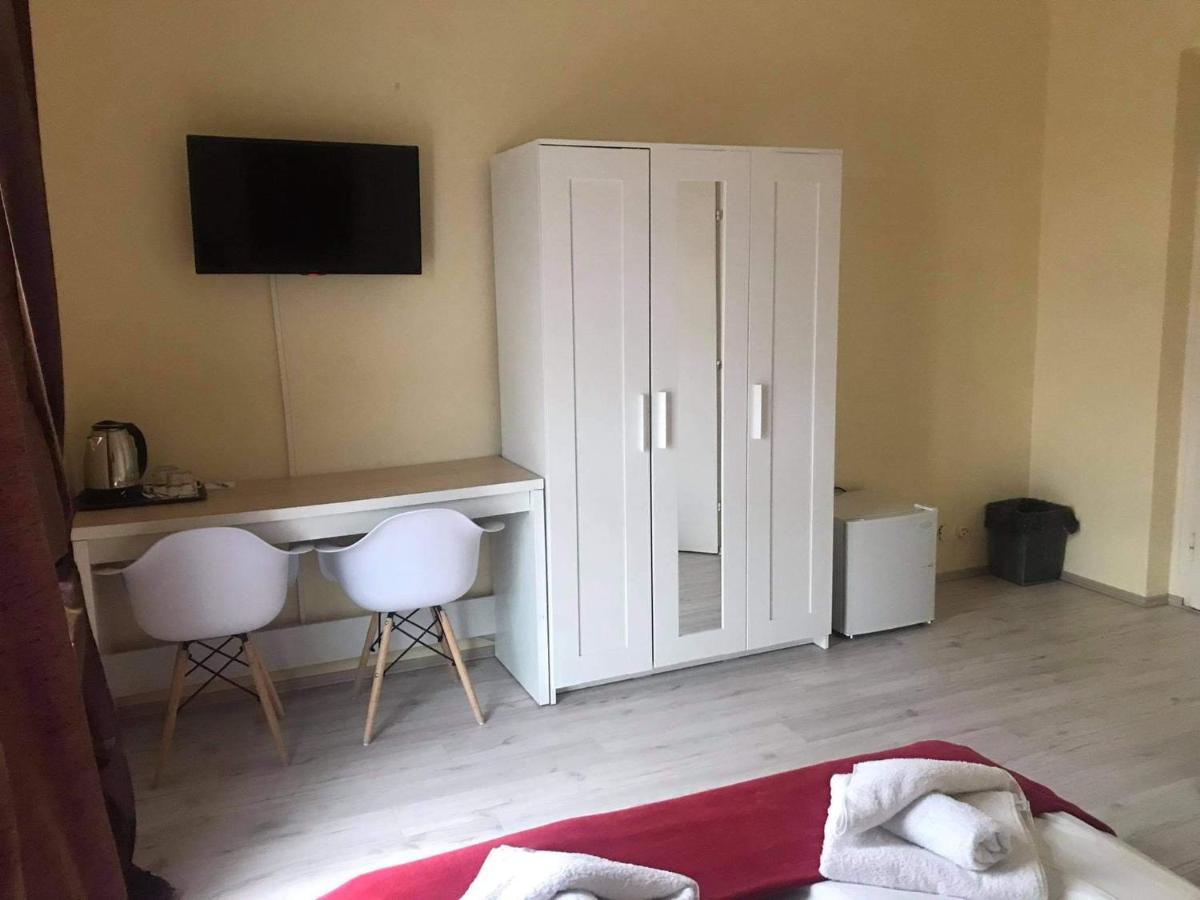 Y Panzio Bed & Breakfast Balatonlelle Exterior photo
