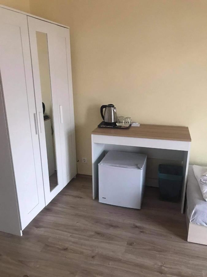 Y Panzio Bed & Breakfast Balatonlelle Exterior photo
